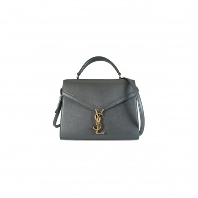 YSL CASSANDRA MEDIUM TOP HANDLE BAG IN GRAIN DE POUDRE EMBOSSED LEATHER 578000NL4RH8 (24.5*20*11.5cm)